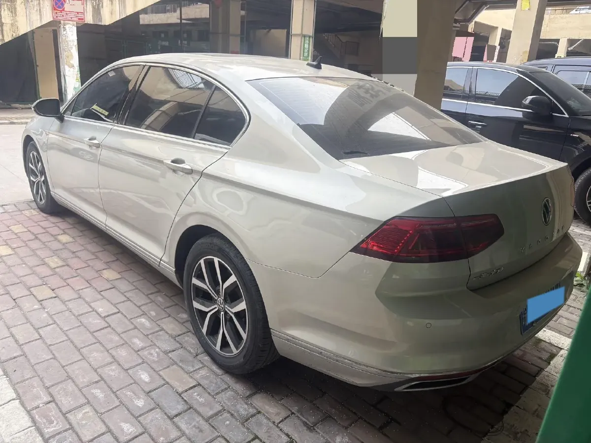 2020 Volkswagen Magotan 2.0T 186HP L4 7DCT,autocango,china used car exporter,china ev exporter,chinese used car exporter,chinese used ev exporter