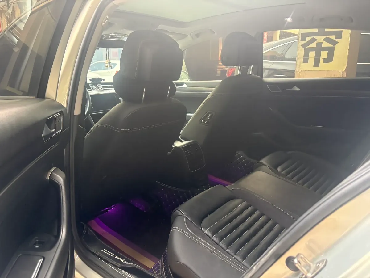 2020 Volkswagen Magotan 2.0T 186HP L4 7DCT,autocango,china used car exporter,china ev exporter,chinese used car exporter,chinese used ev exporter