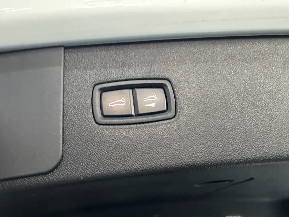 2018 Land Rover Range Rover Velar 3.0T 380HP V6 8AT,autocango,china used car exporter,china ev exporter,chinese used car exporter,chinese used ev exporter