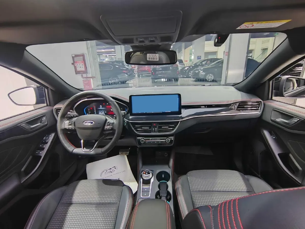 2021 Ford Focus 1.5T 174HP L3 8AT,autocango,china used car exporter,china ev exporter,chinese used car exporter,chinese used ev exporter