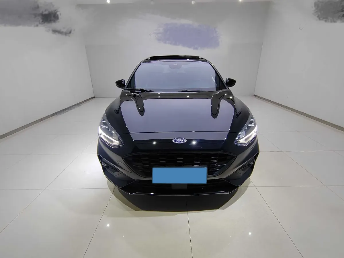 2021 Ford Focus 1.5T 174HP L3 8AT,autocango,china used car exporter,china ev exporter,chinese used car exporter,chinese used ev exporter