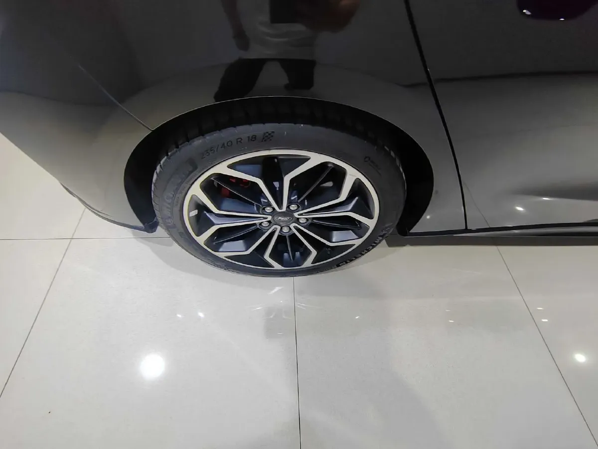 2021 Ford Focus 1.5T 174HP L3 8AT,autocango,china used car exporter,china ev exporter,chinese used car exporter,chinese used ev exporter