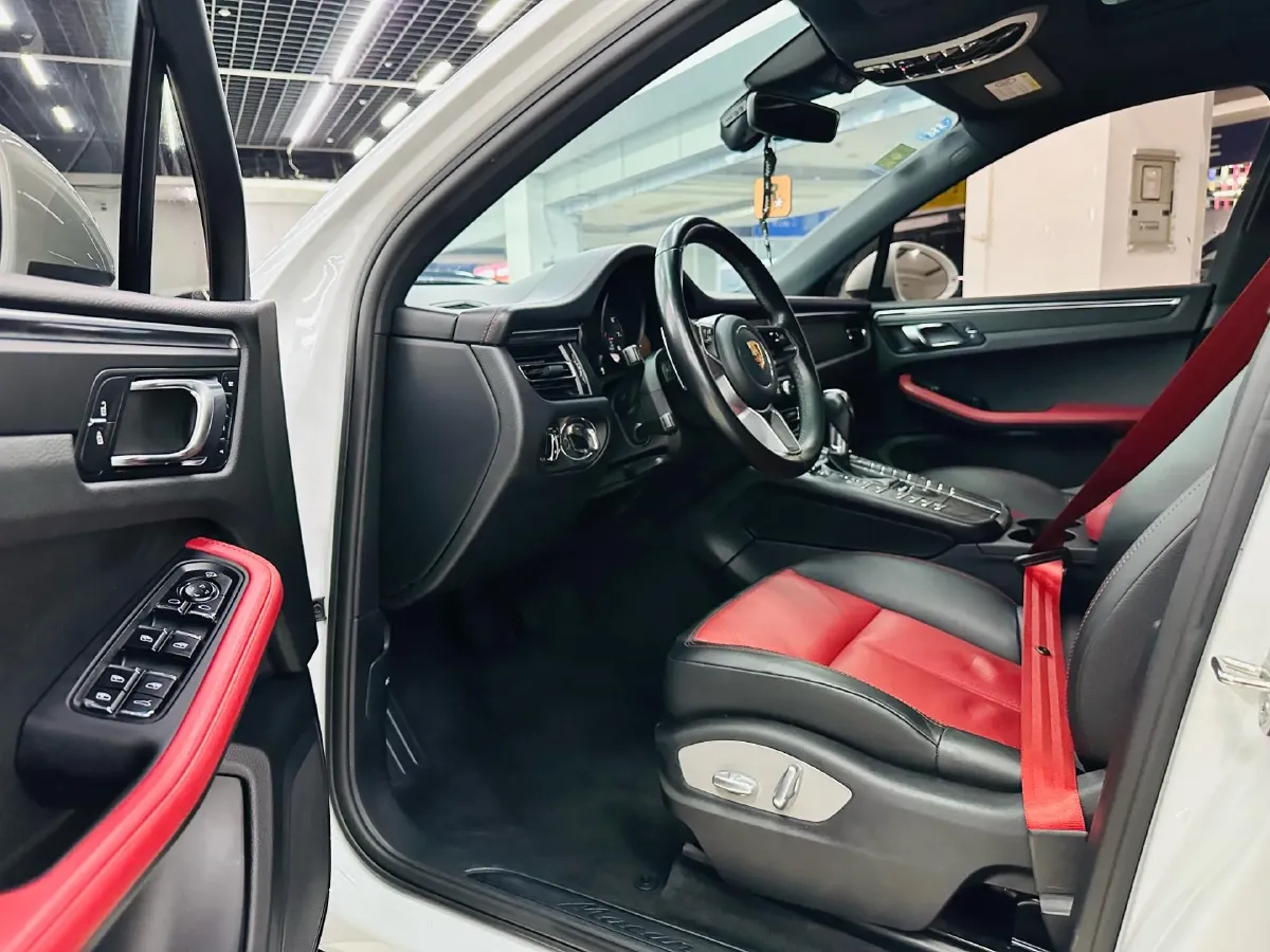 2018 Porsche Macan 2.0T 252HP L4 7DCT,autocango,china used car exporter,china ev exporter,chinese used car exporter,chinese used ev exporter