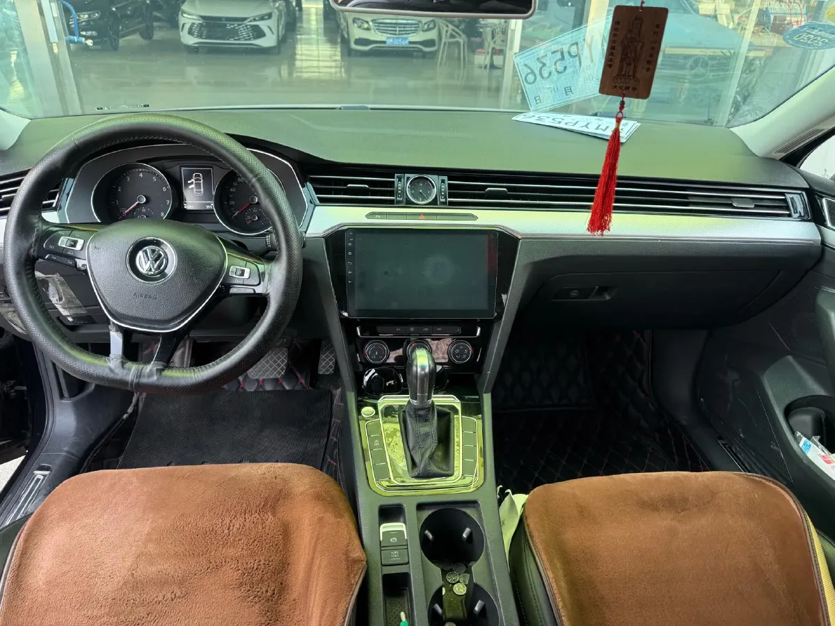 2018 Volkswagen Magotan 1.8T 180HP L4 7DCT,autocango,china used car exporter,china ev exporter,chinese used car exporter,chinese used ev exporter