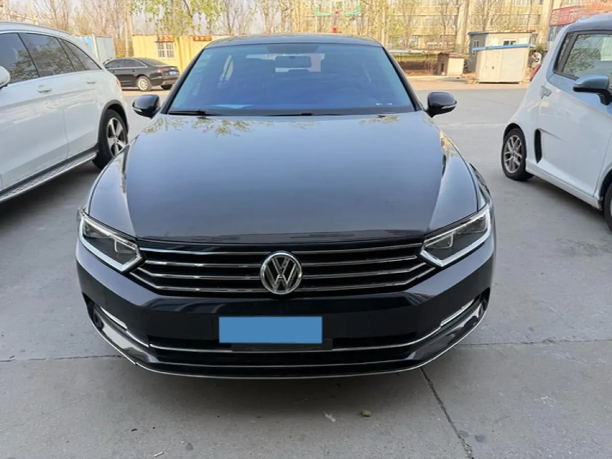 2018 Volkswagen Magotan 1.8T 180HP L4 7DCT,autocango,china used car exporter,china ev exporter,chinese used car exporter,chinese used ev exporter