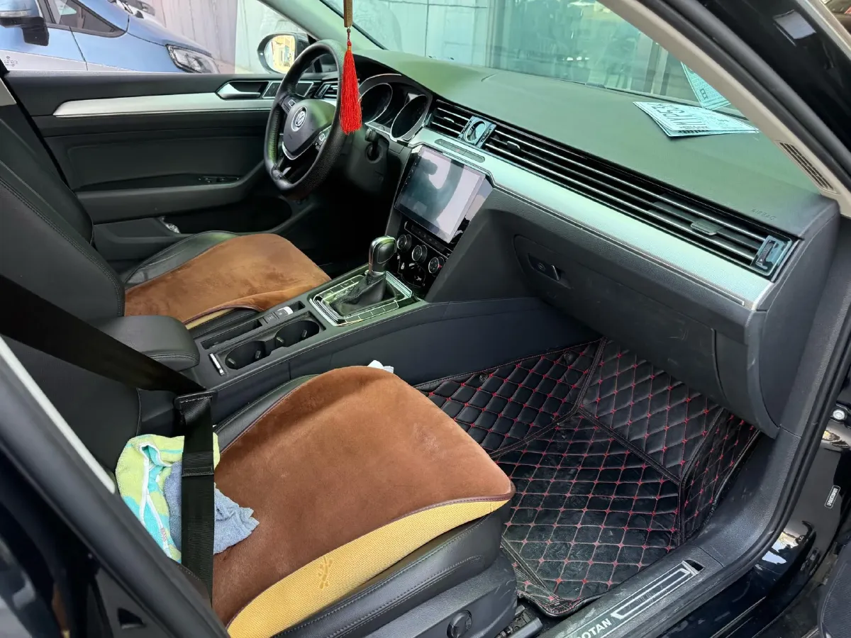 2018 Volkswagen Magotan 1.8T 180HP L4 7DCT,autocango,china used car exporter,china ev exporter,chinese used car exporter,chinese used ev exporter