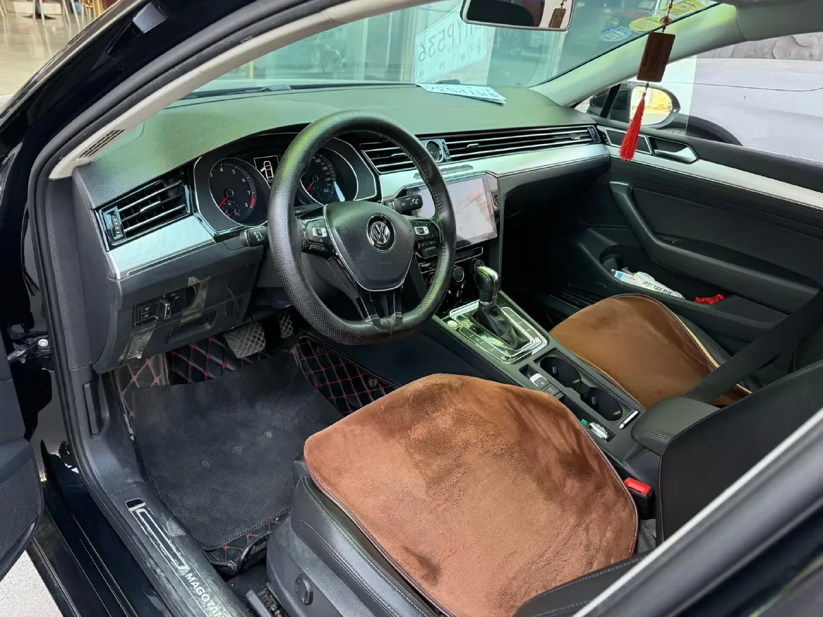 2018 Volkswagen Magotan 1.8T 180HP L4 7DCT,autocango,china used car exporter,china ev exporter,chinese used car exporter,chinese used ev exporter