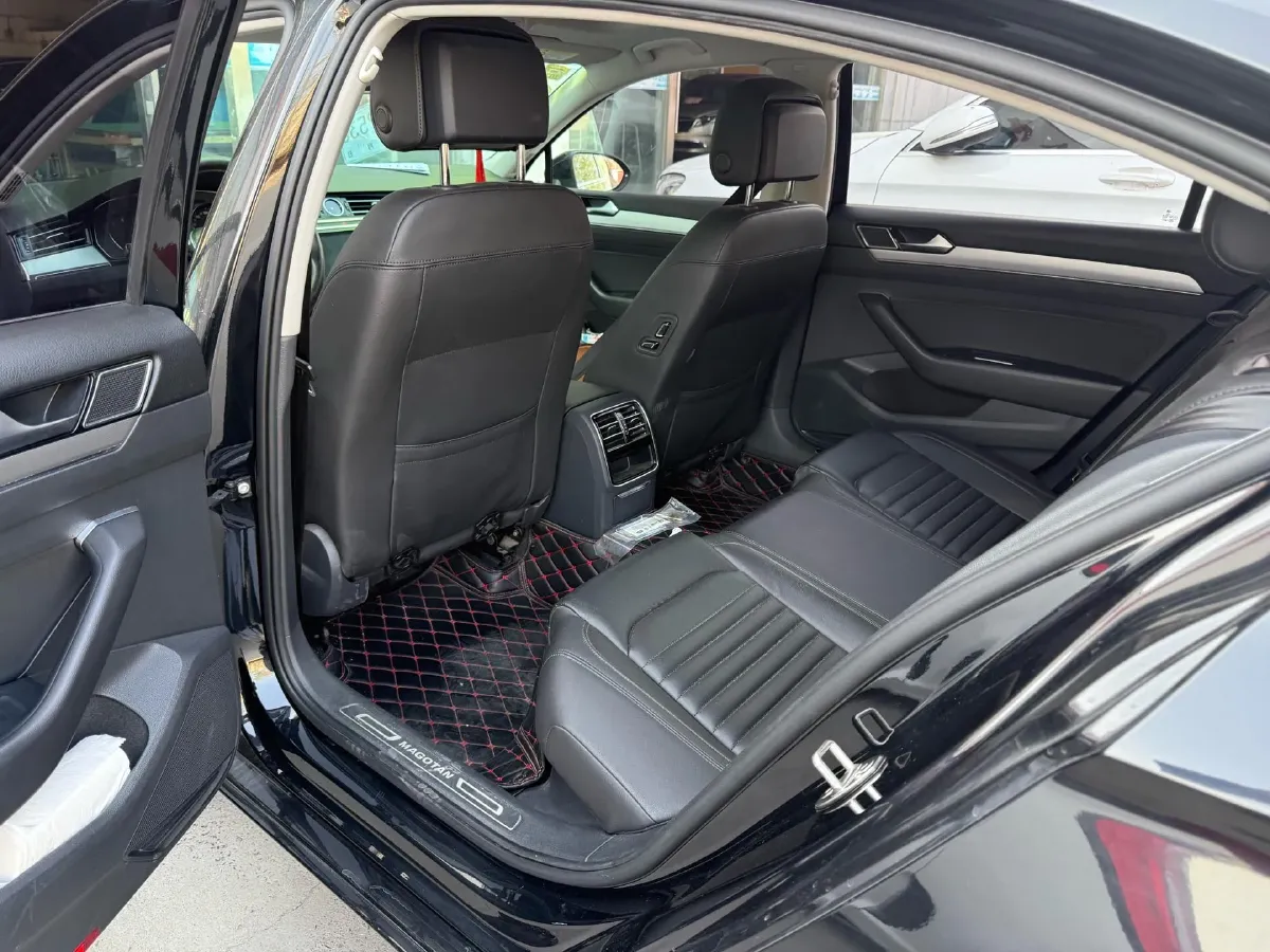 2018 Volkswagen Magotan 1.8T 180HP L4 7DCT,autocango,china used car exporter,china ev exporter,chinese used car exporter,chinese used ev exporter