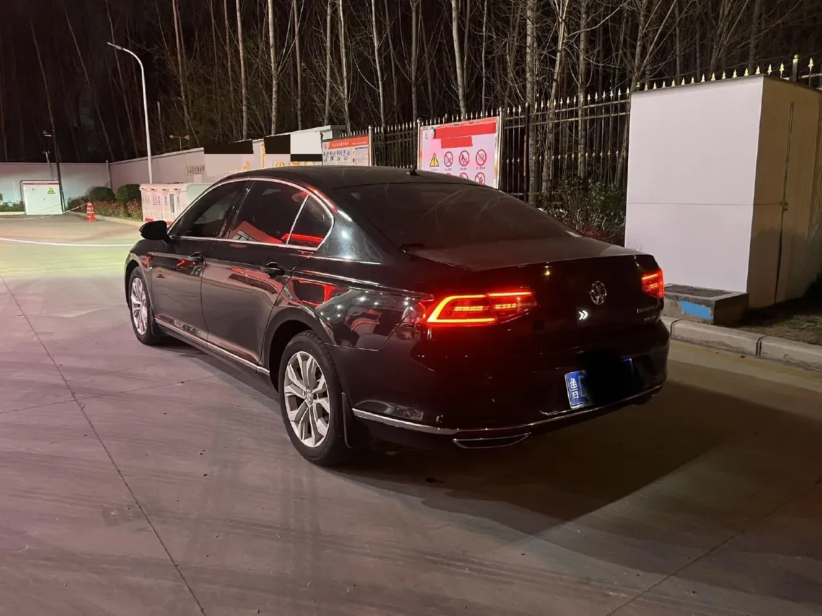 2019 Volkswagen Magotan 2.0T 186HP L4 7DCT,autocango,china used car exporter,china ev exporter,chinese used car exporter,chinese used ev exporter