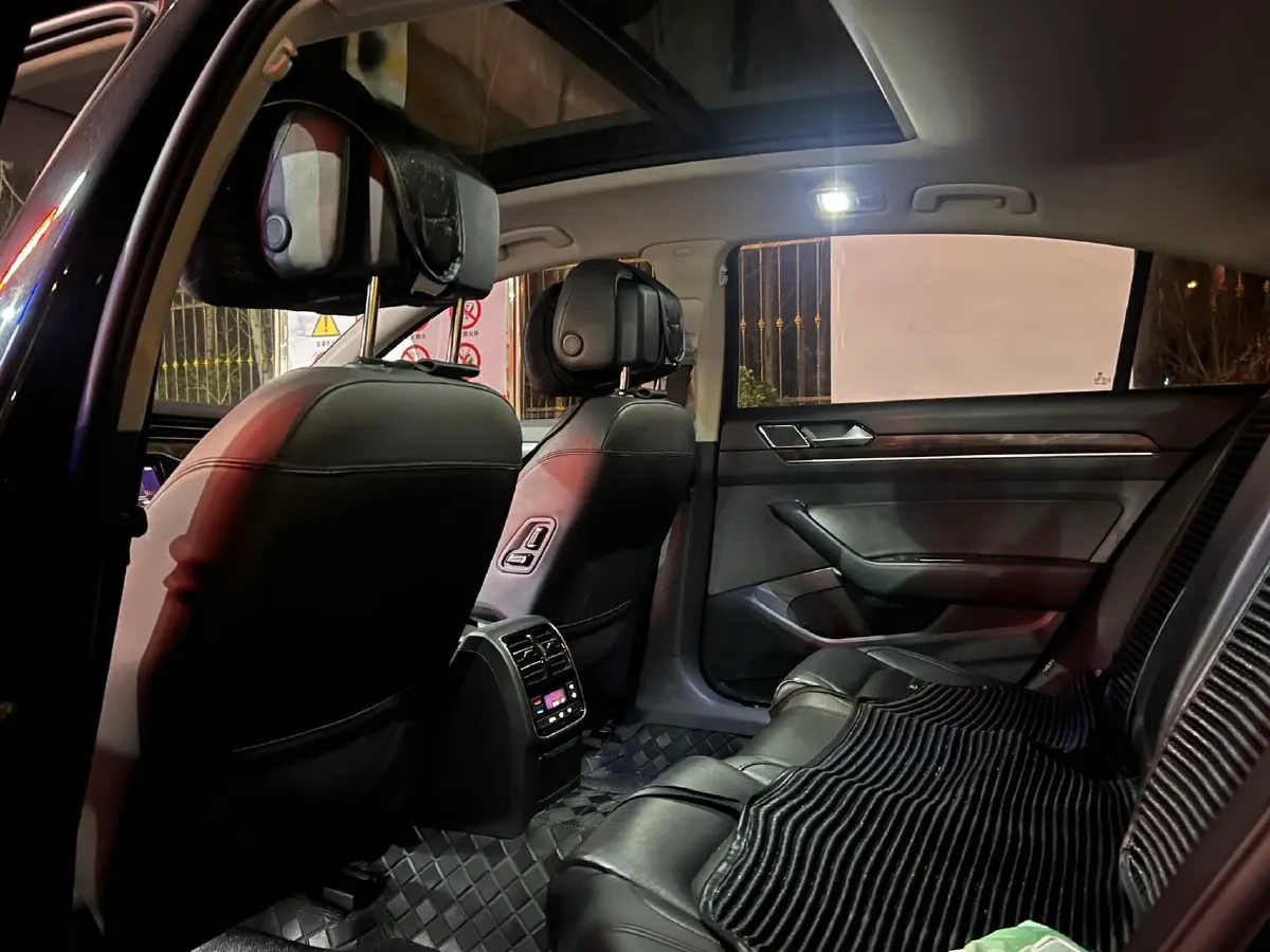 2019 Volkswagen Magotan 2.0T 186HP L4 7DCT,autocango,china used car exporter,china ev exporter,chinese used car exporter,chinese used ev exporter