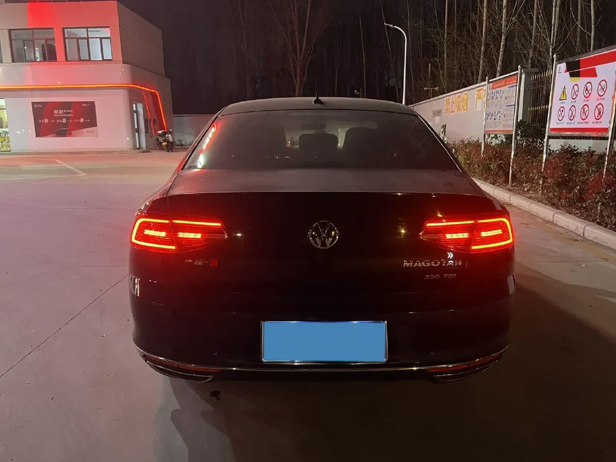 2019 Volkswagen Magotan 2.0T 186HP L4 7DCT,autocango,china used car exporter,china ev exporter,chinese used car exporter,chinese used ev exporter