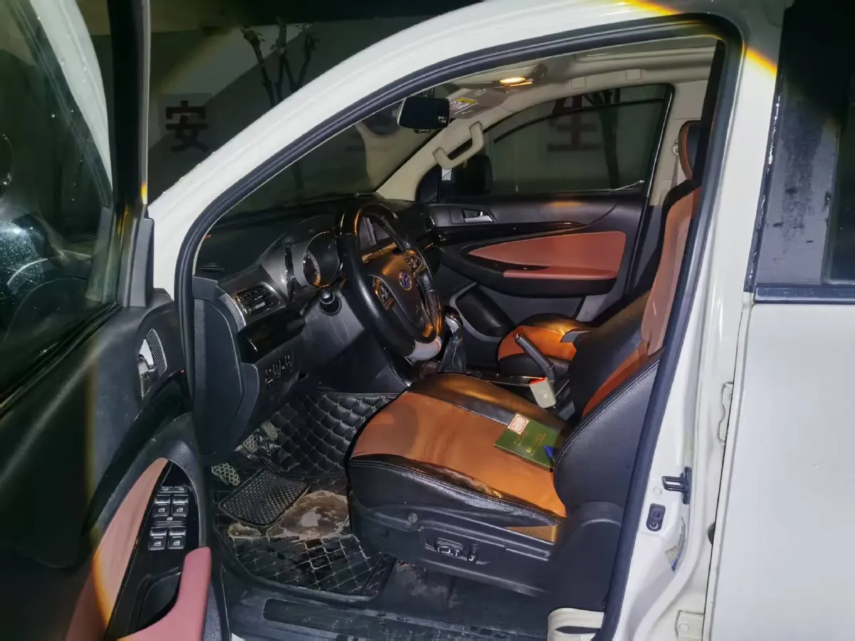 2017 JMC YuHu 7 2.4T 140HP L4 6MT,autocango,china used car exporter,china ev exporter,chinese used car exporter,chinese used ev exporter