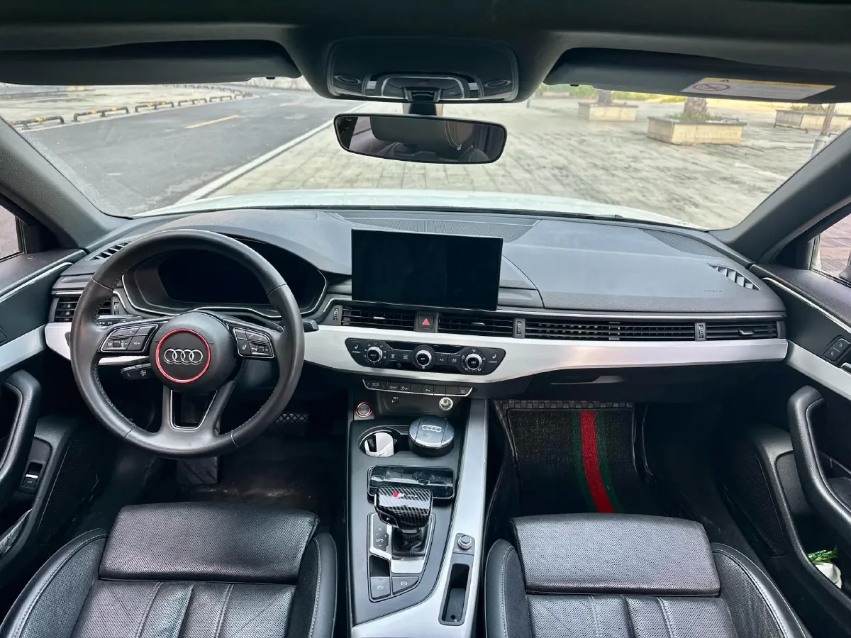 2020 Audi A4L 2.0T 190HP L4 7DCT,autocango,china used car exporter,china ev exporter,chinese used car exporter,chinese used ev exporter