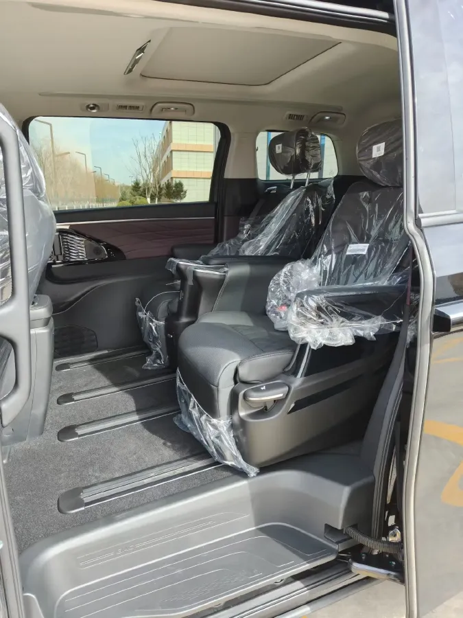 2024 GAC Trumpchi M8 2.0T 252HP L4 8AT,autocango,china used car exporter,china ev exporter,chinese used car exporter,chinese used ev exporter