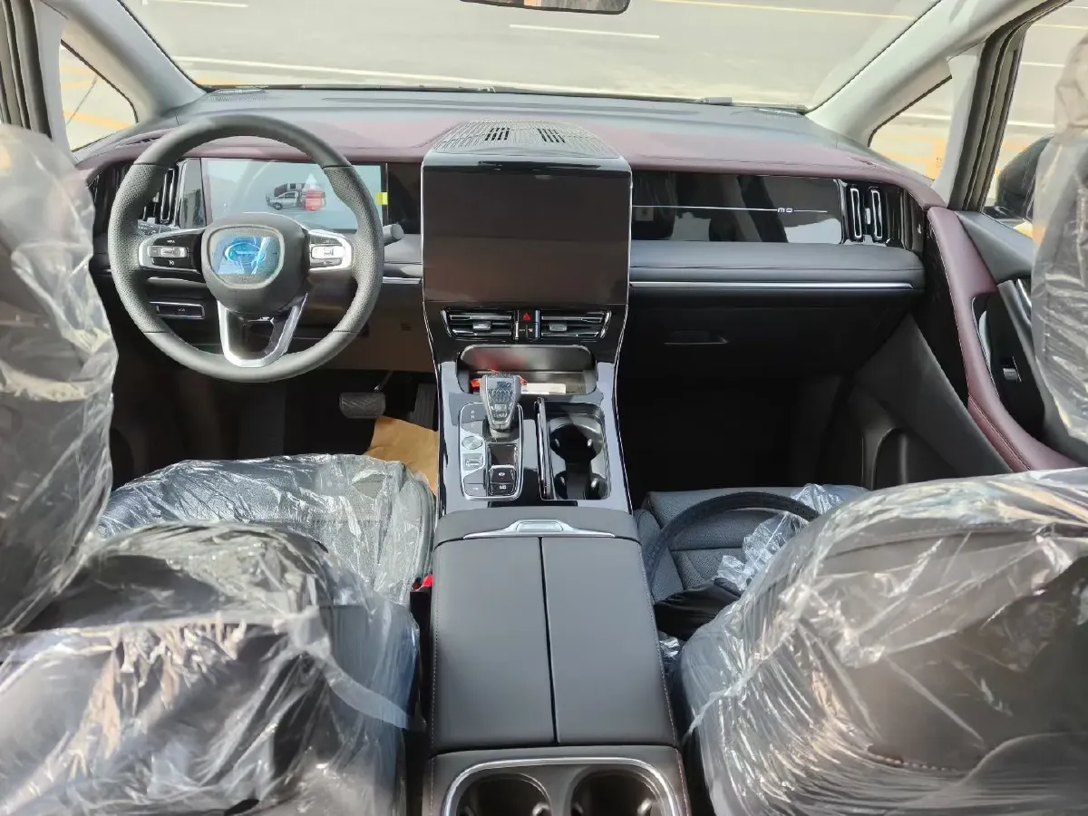 2024 GAC Trumpchi M8 2.0T 252HP L4 8AT,autocango,china used car exporter,china ev exporter,chinese used car exporter,chinese used ev exporter