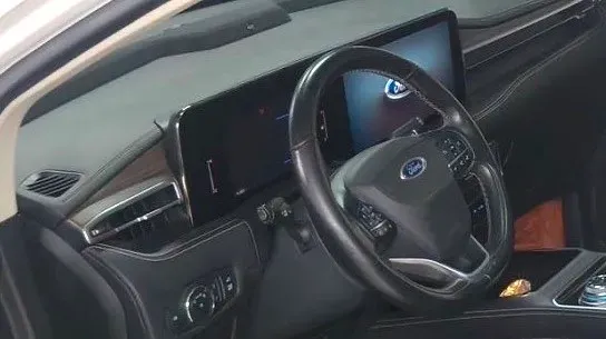 2021 Ford Edge 2.0T 245HP L4 8AT,autocango,china used car exporter,china ev exporter,chinese used car exporter,chinese used ev exporter