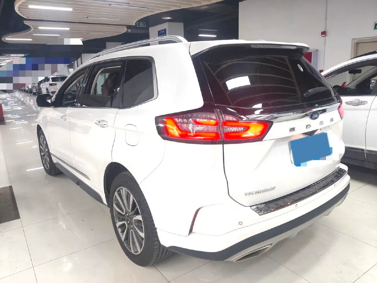 2021 Ford Edge 2.0T 245HP L4 8AT,autocango,china used car exporter,china ev exporter,chinese used car exporter,chinese used ev exporter