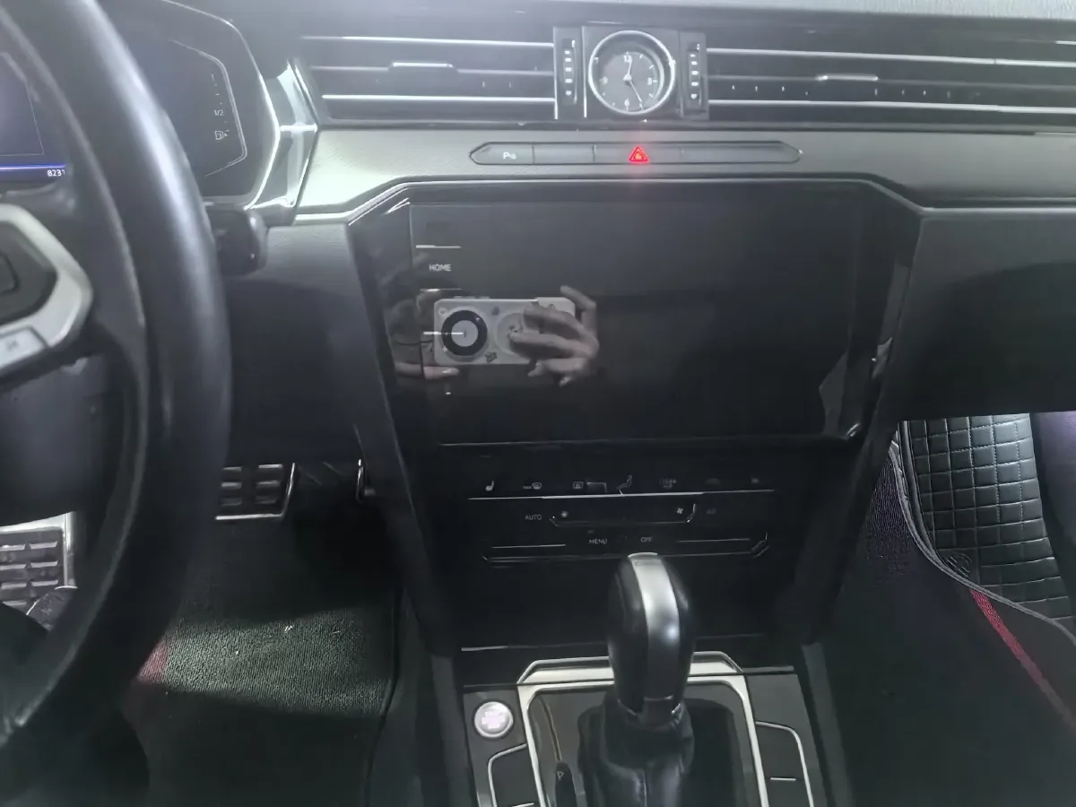 2020 Volkswagen Magotan 2.0T 186HP L4 7DCT,autocango,china used car exporter,china ev exporter,chinese used car exporter,chinese used ev exporter