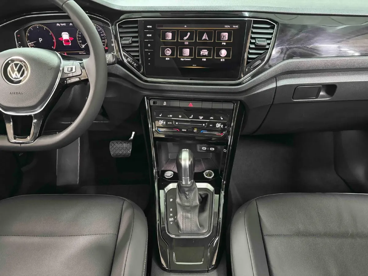 2021 Volkswagen T-Roc 1.4T 150HP L4 7DCT,autocango,china used car exporter,china ev exporter,chinese used car exporter,chinese used ev exporter