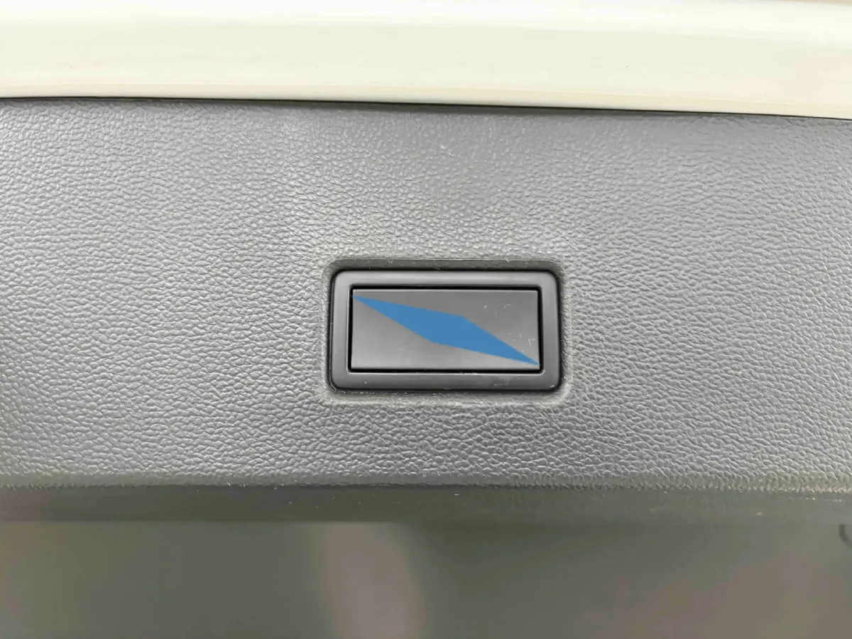 2021 Volkswagen T-Roc 1.4T 150HP L4 7DCT,autocango,china used car exporter,china ev exporter,chinese used car exporter,chinese used ev exporter