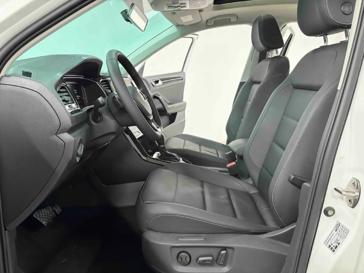 2021 Volkswagen T-Roc 1.4T 150HP L4 7DCT,autocango,china used car exporter,china ev exporter,chinese used car exporter,chinese used ev exporter