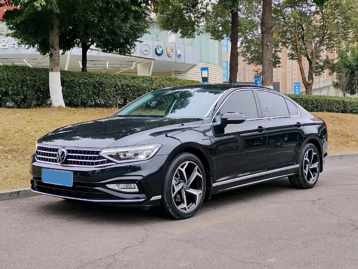 2023 Volkswagen Magotan 2.0T 186HP L4 7DCT,autocango,china used car exporter,china ev exporter,chinese used car exporter,chinese used ev exporter