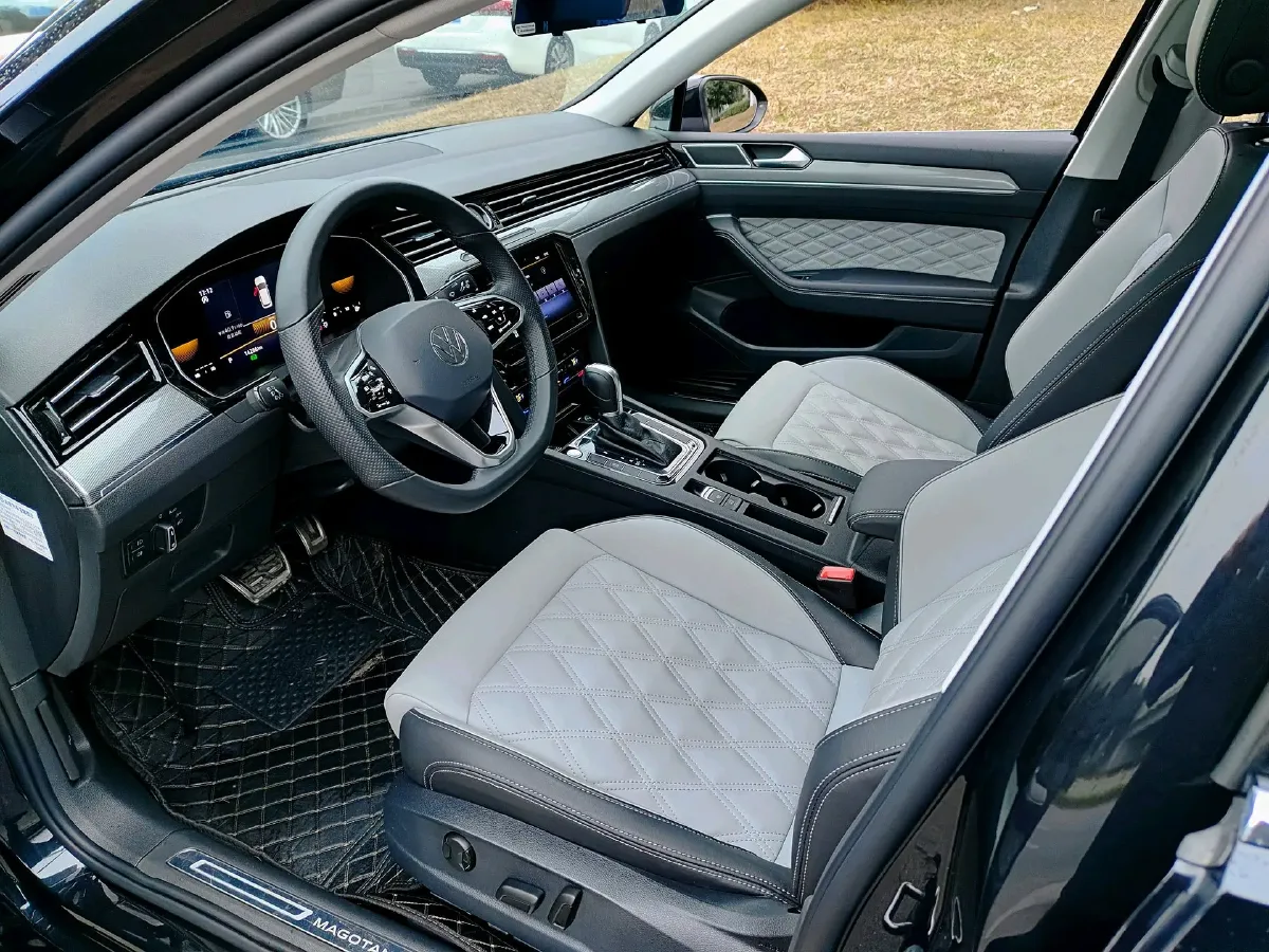 2023 Volkswagen Magotan 2.0T 186HP L4 7DCT,autocango,china used car exporter,china ev exporter,chinese used car exporter,chinese used ev exporter