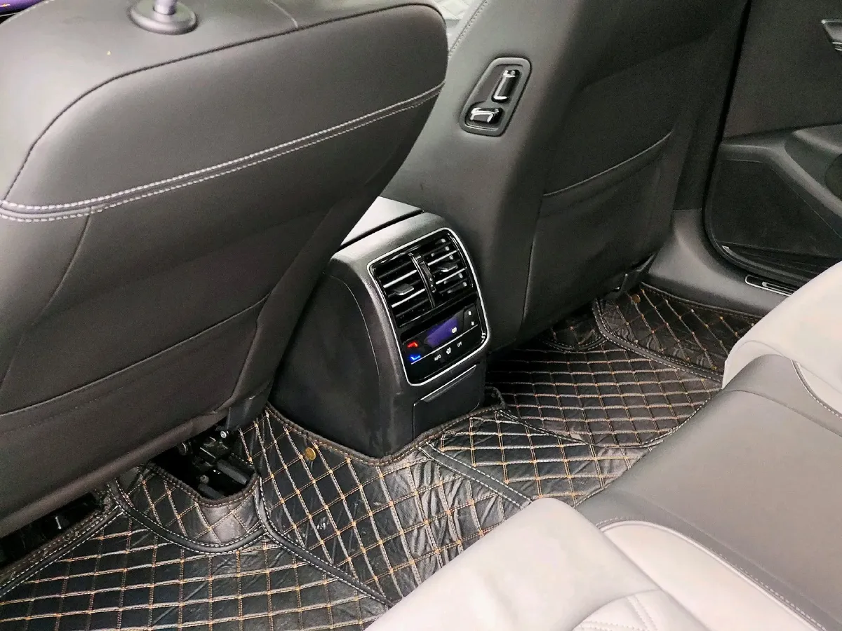 2023 Volkswagen Magotan 2.0T 186HP L4 7DCT,autocango,china used car exporter,china ev exporter,chinese used car exporter,chinese used ev exporter