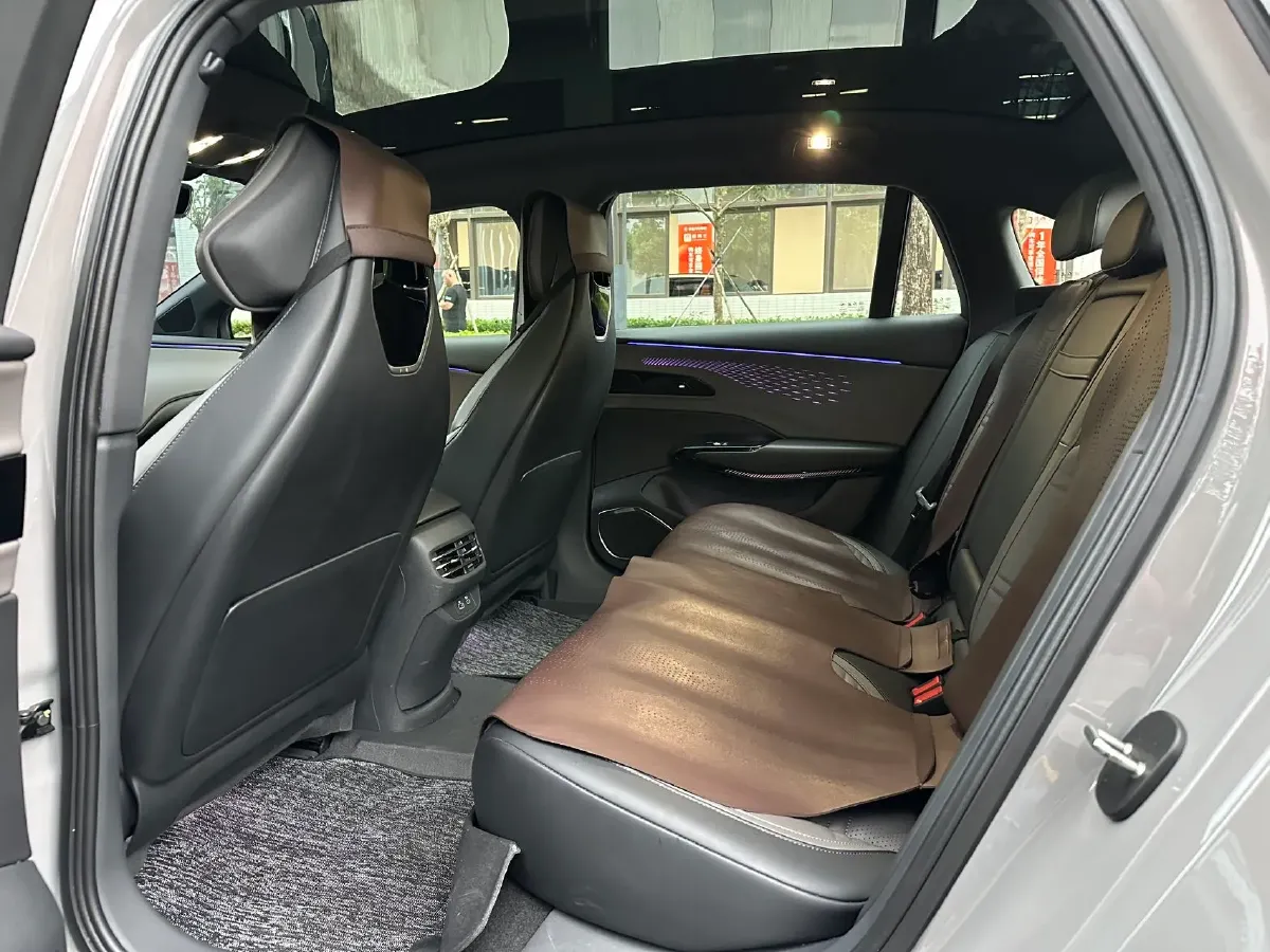 2024 HongQi EH7 BEV 111KWH,autocango,china used car exporter,china ev exporter,chinese used car exporter,chinese used ev exporter