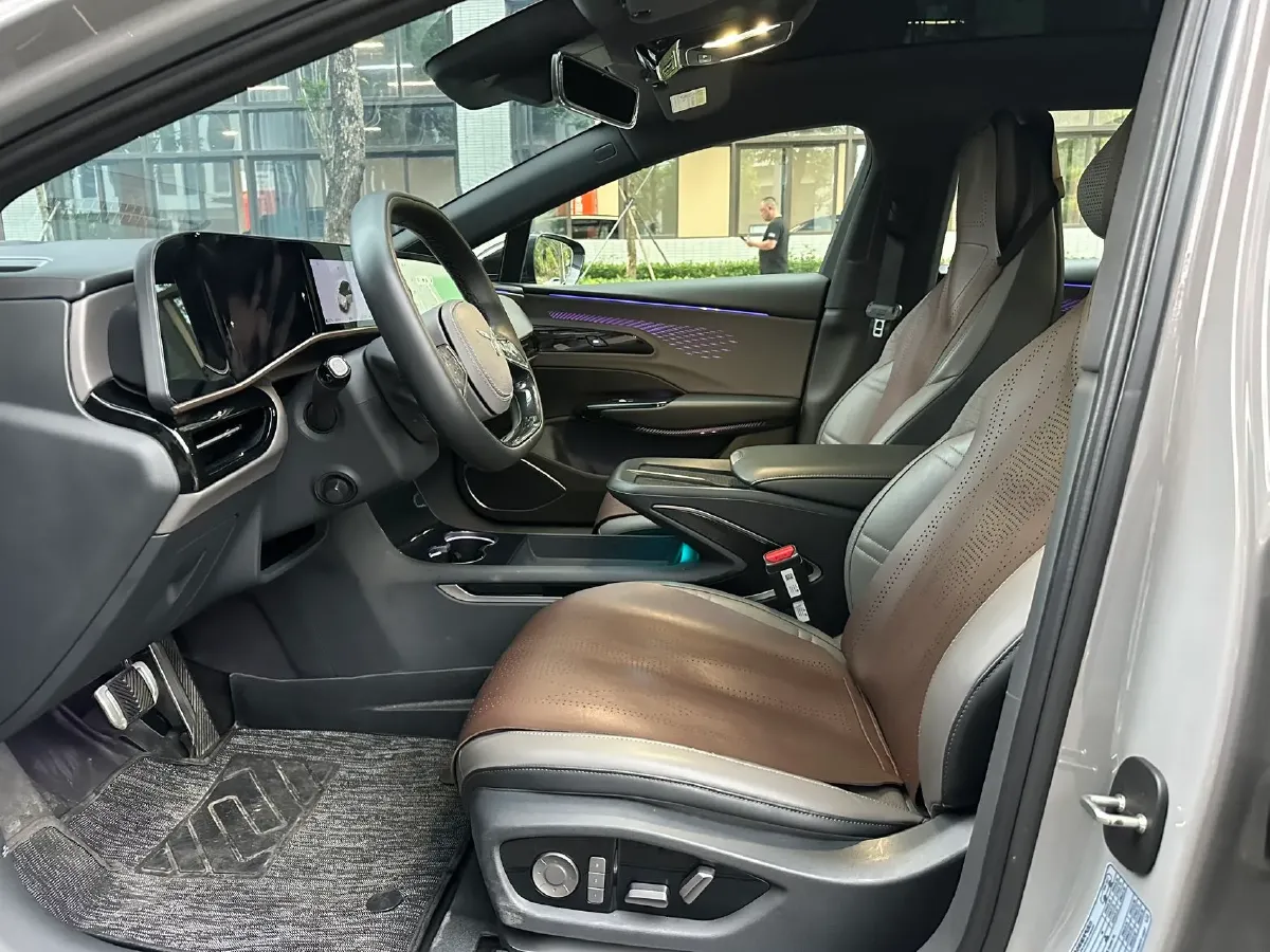 2024 HongQi EH7 BEV 111KWH,autocango,china used car exporter,china ev exporter,chinese used car exporter,chinese used ev exporter