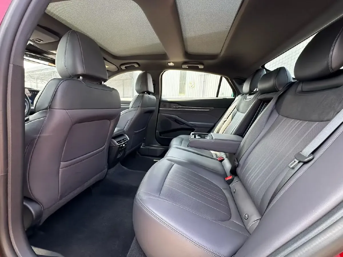 2025 Ford Mondeo 2.0T 254HP L4 8AT,autocango,china used car exporter,china ev exporter,chinese used car exporter,chinese used ev exporter