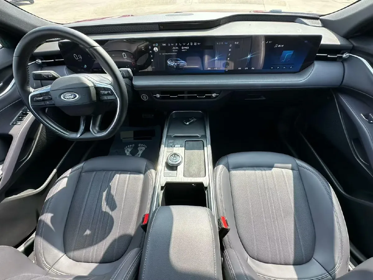 2025 Ford Mondeo 2.0T 254HP L4 8AT,autocango,china used car exporter,china ev exporter,chinese used car exporter,chinese used ev exporter