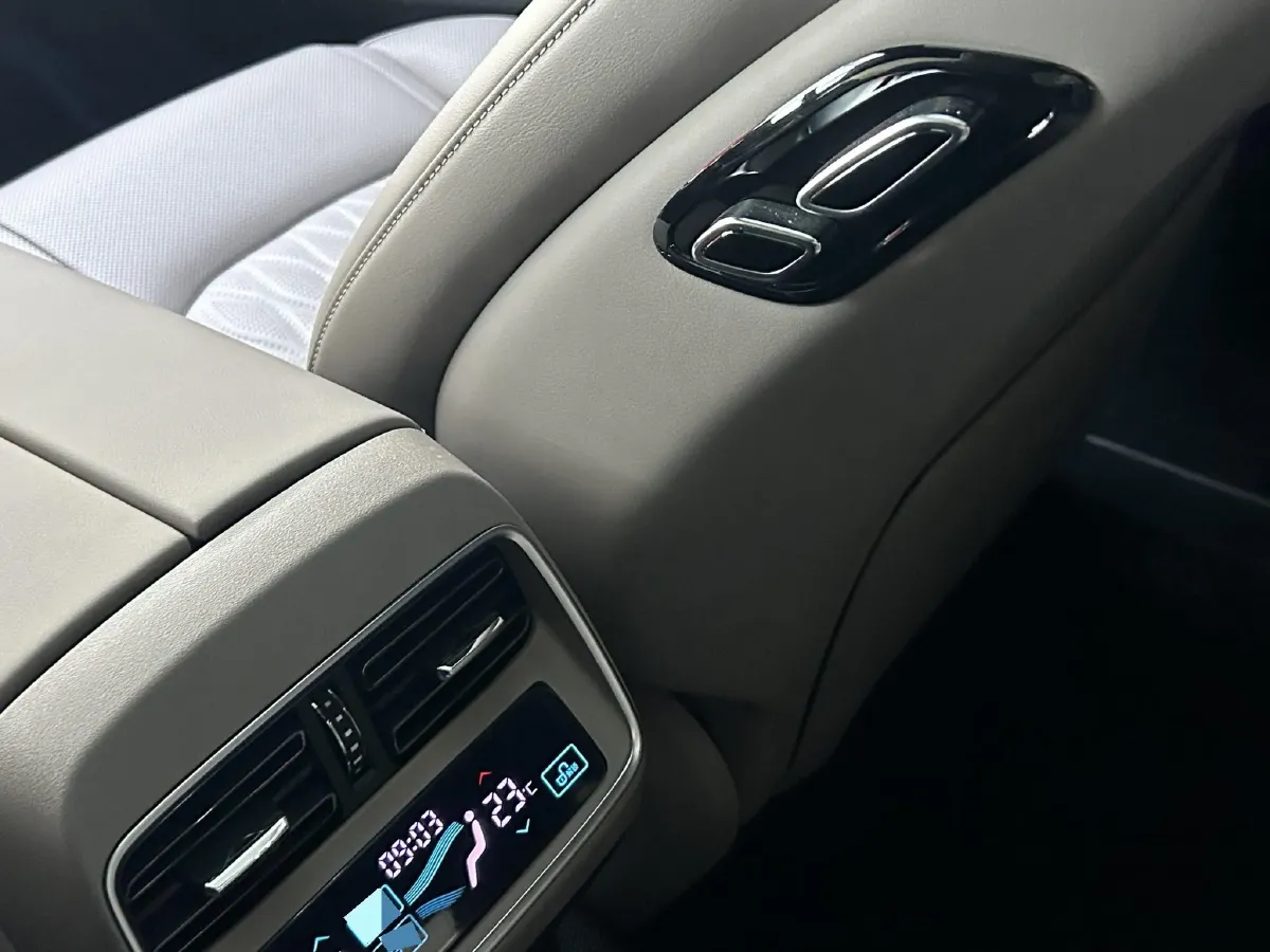 2025 BYD Han 1.5T 156HP L4 E-CVT PHEV,autocango,china used car exporter,china ev exporter,chinese used car exporter,chinese used ev exporter