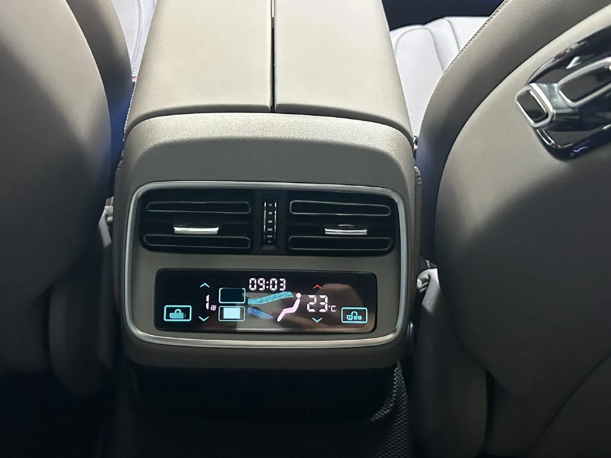 2025 BYD Han 1.5T 156HP L4 E-CVT PHEV,autocango,china used car exporter,china ev exporter,chinese used car exporter,chinese used ev exporter