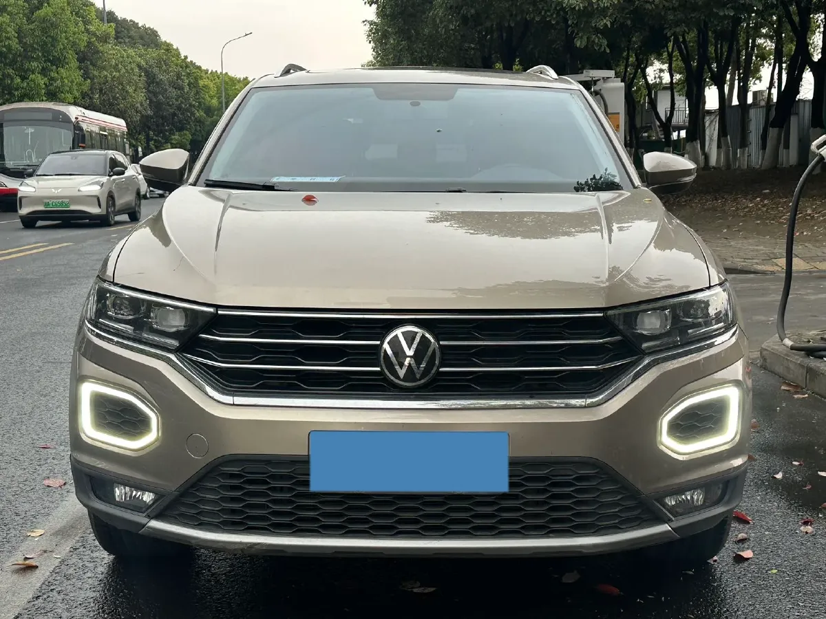 2021 Volkswagen T-Roc 1.4T 150HP L4 7DCT,autocango,china used car exporter,china ev exporter,chinese used car exporter,chinese used ev exporter