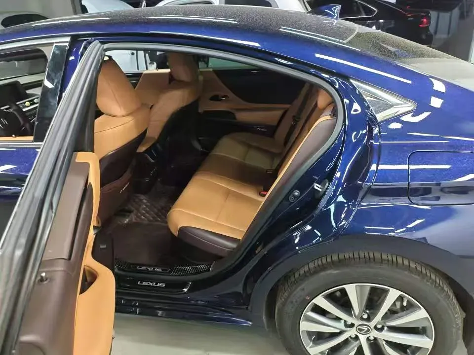 2020 Lexus ES 2.5L 178HP L4 E-CVT Hybrid,autocango,china used car exporter,china ev exporter,chinese used car exporter,chinese used ev exporter