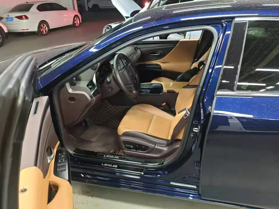 2020 Lexus ES 2.5L 178HP L4 E-CVT Hybrid,autocango,china used car exporter,china ev exporter,chinese used car exporter,chinese used ev exporter