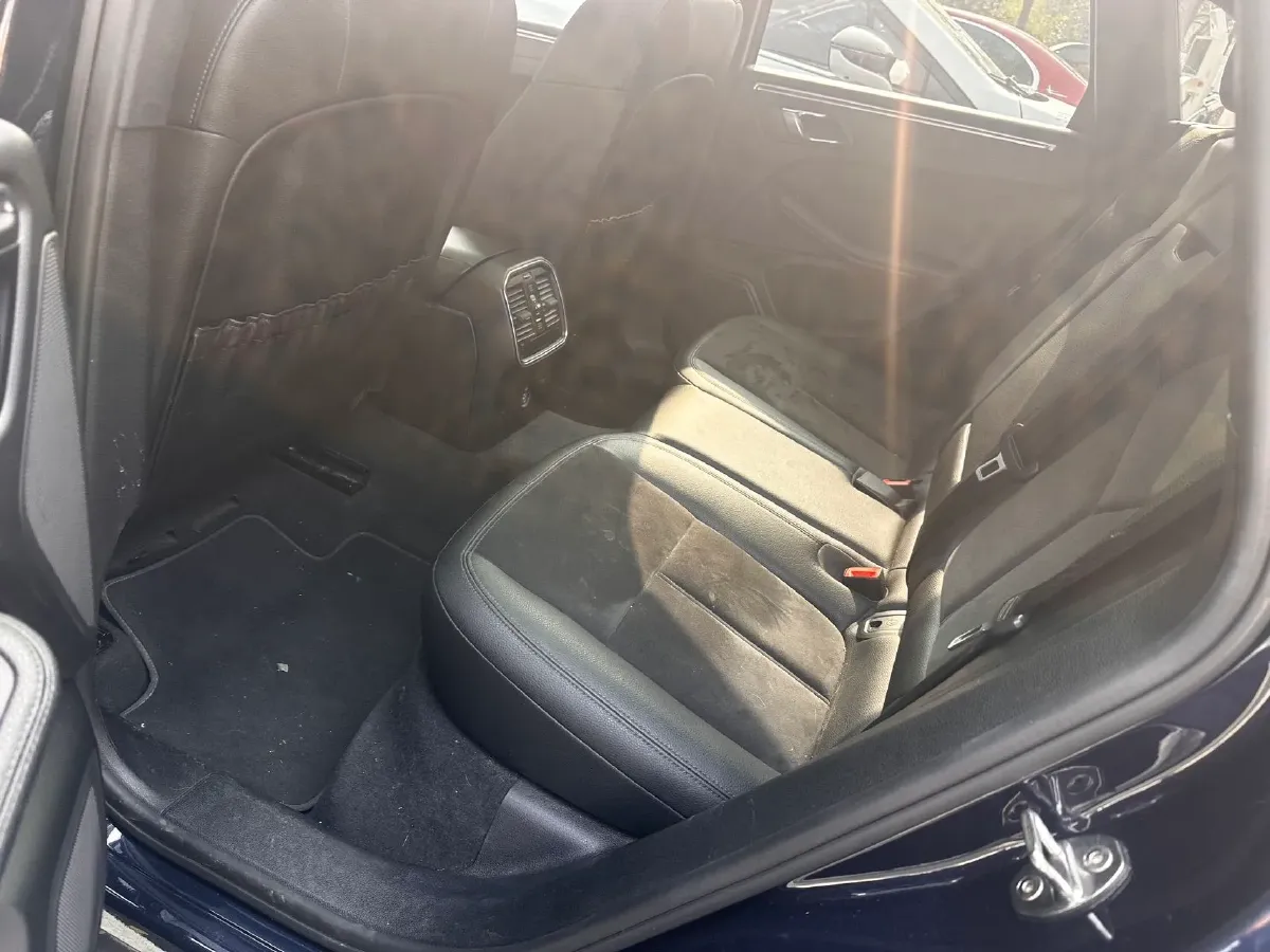 2018 Porsche Macan 2.0T 252HP L4 7DCT,autocango,china used car exporter,china ev exporter,chinese used car exporter,chinese used ev exporter