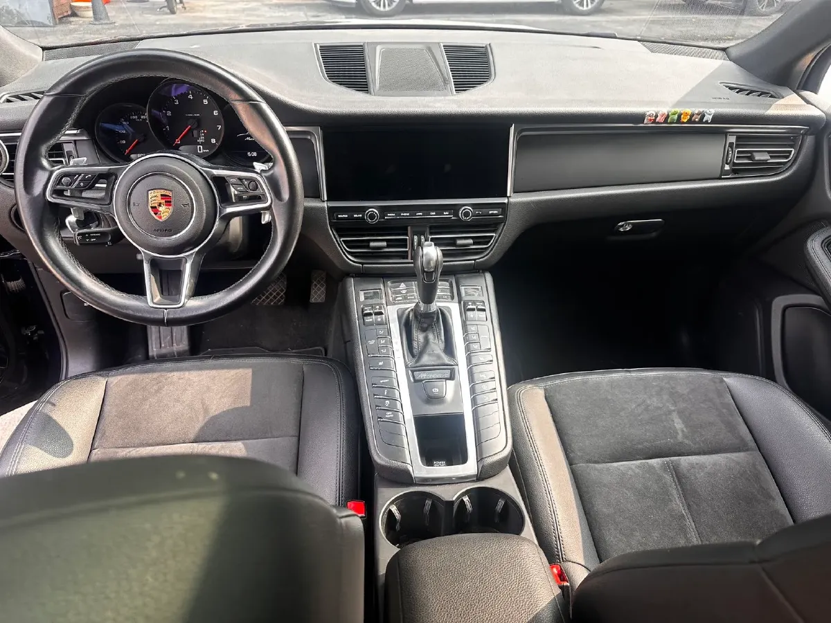 2018 Porsche Macan 2.0T 252HP L4 7DCT,autocango,china used car exporter,china ev exporter,chinese used car exporter,chinese used ev exporter