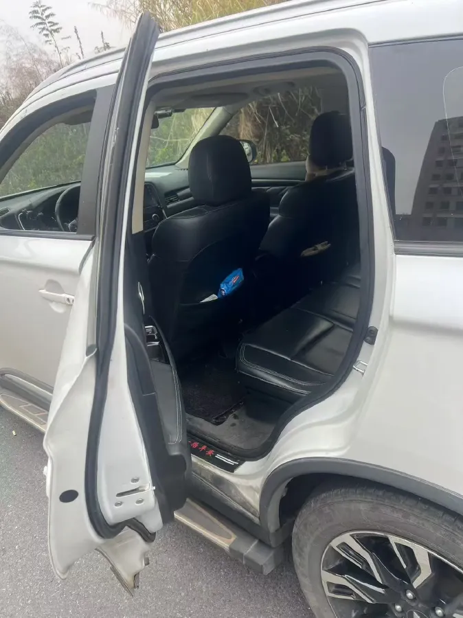 2019 Mitsubishi Outlander 2.0L 166HP L4 CVT,autocango,china used car exporter,china ev exporter,chinese used car exporter,chinese used ev exporter