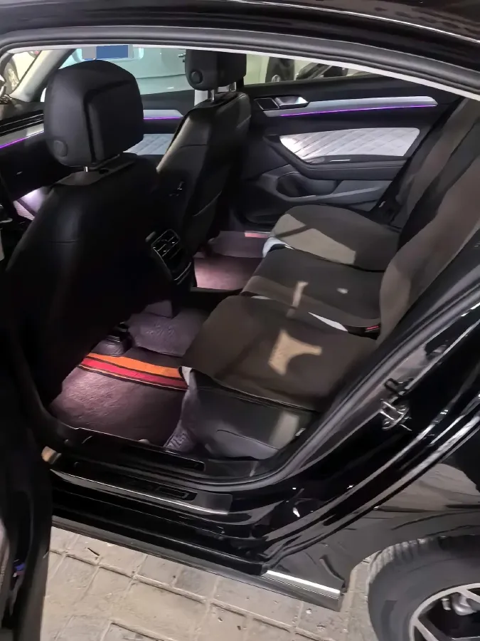 2023 Volkswagen Magotan 2.0T 186HP L4 7DCT,autocango,china used car exporter,china ev exporter,chinese used car exporter,chinese used ev exporter