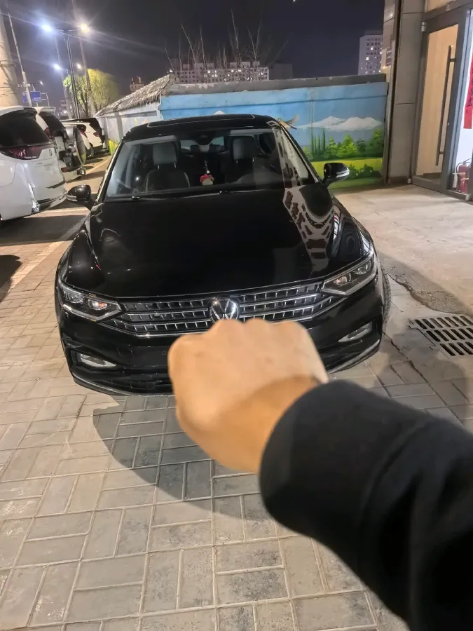 2023 Volkswagen Magotan 2.0T 186HP L4 7DCT,autocango,china used car exporter,china ev exporter,chinese used car exporter,chinese used ev exporter