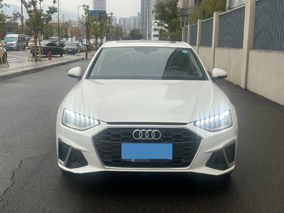 2020 Audi A4L 2.0T 190HP L4 7DCT,autocango,china used car exporter,china ev exporter,chinese used car exporter,chinese used ev exporter