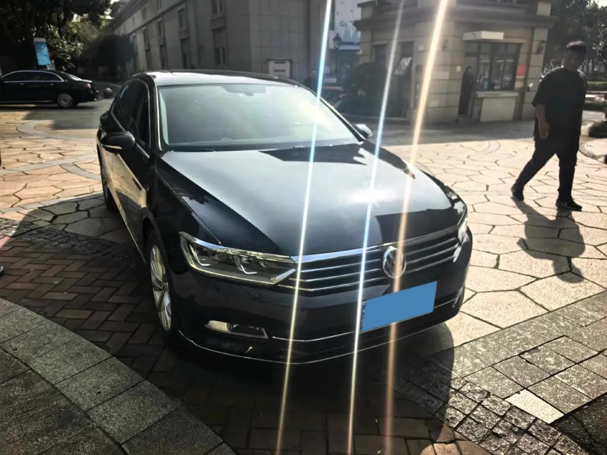 2018 Volkswagen Magotan 1.8T 180HP L4 7DCT,autocango,china used car exporter,china ev exporter,chinese used car exporter,chinese used ev exporter