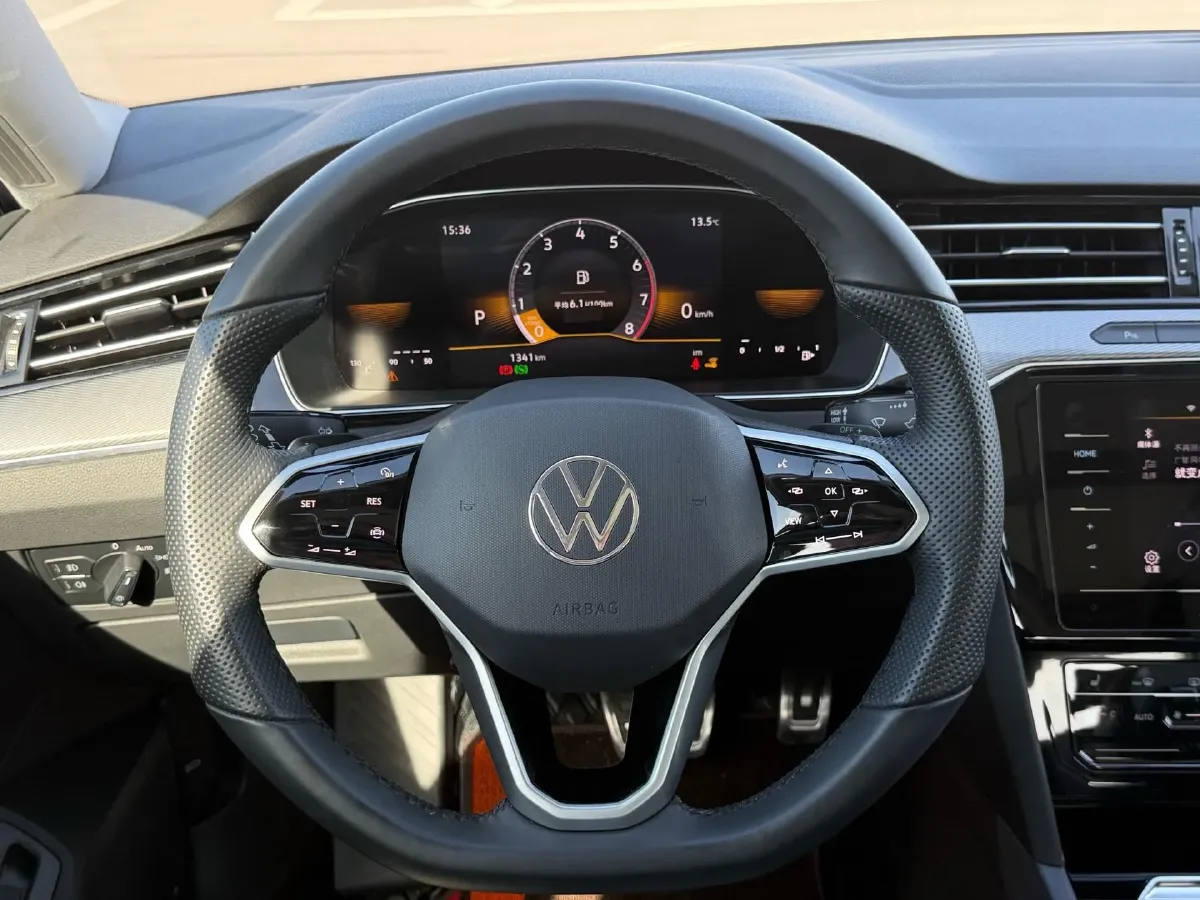 2025 Volkswagen Magotan 1.4T 150HP L4 7DCT,autocango,china used car exporter,china ev exporter,chinese used car exporter,chinese used ev exporter