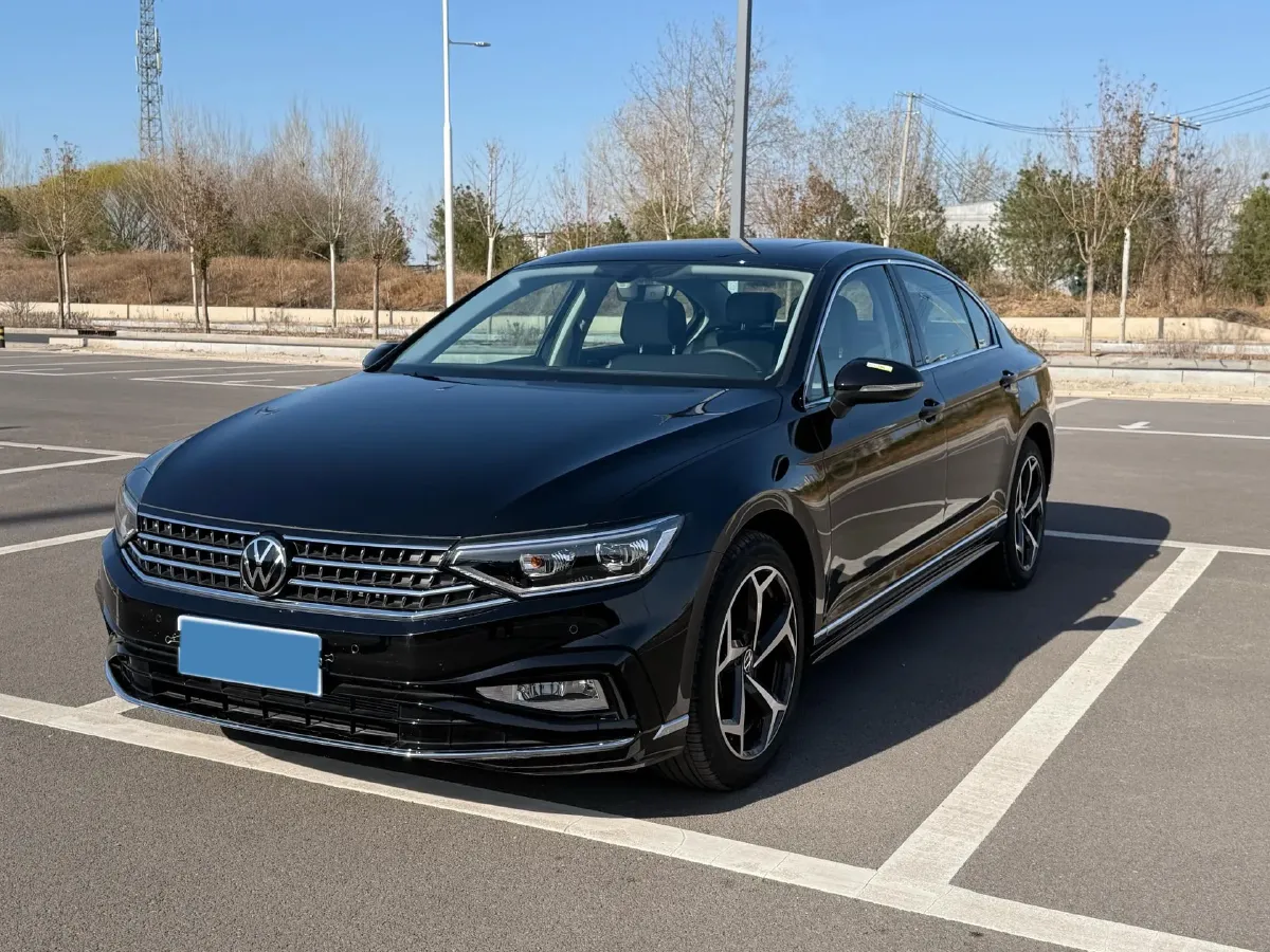 2025 Volkswagen Magotan 1.4T 150HP L4 7DCT,autocango,china used car exporter,china ev exporter,chinese used car exporter,chinese used ev exporter