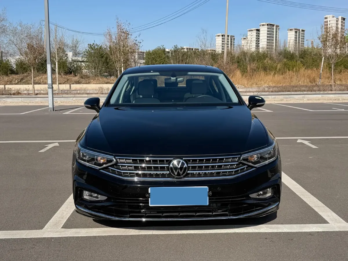 2025 Volkswagen Magotan 1.4T 150HP L4 7DCT,autocango,china used car exporter,china ev exporter,chinese used car exporter,chinese used ev exporter