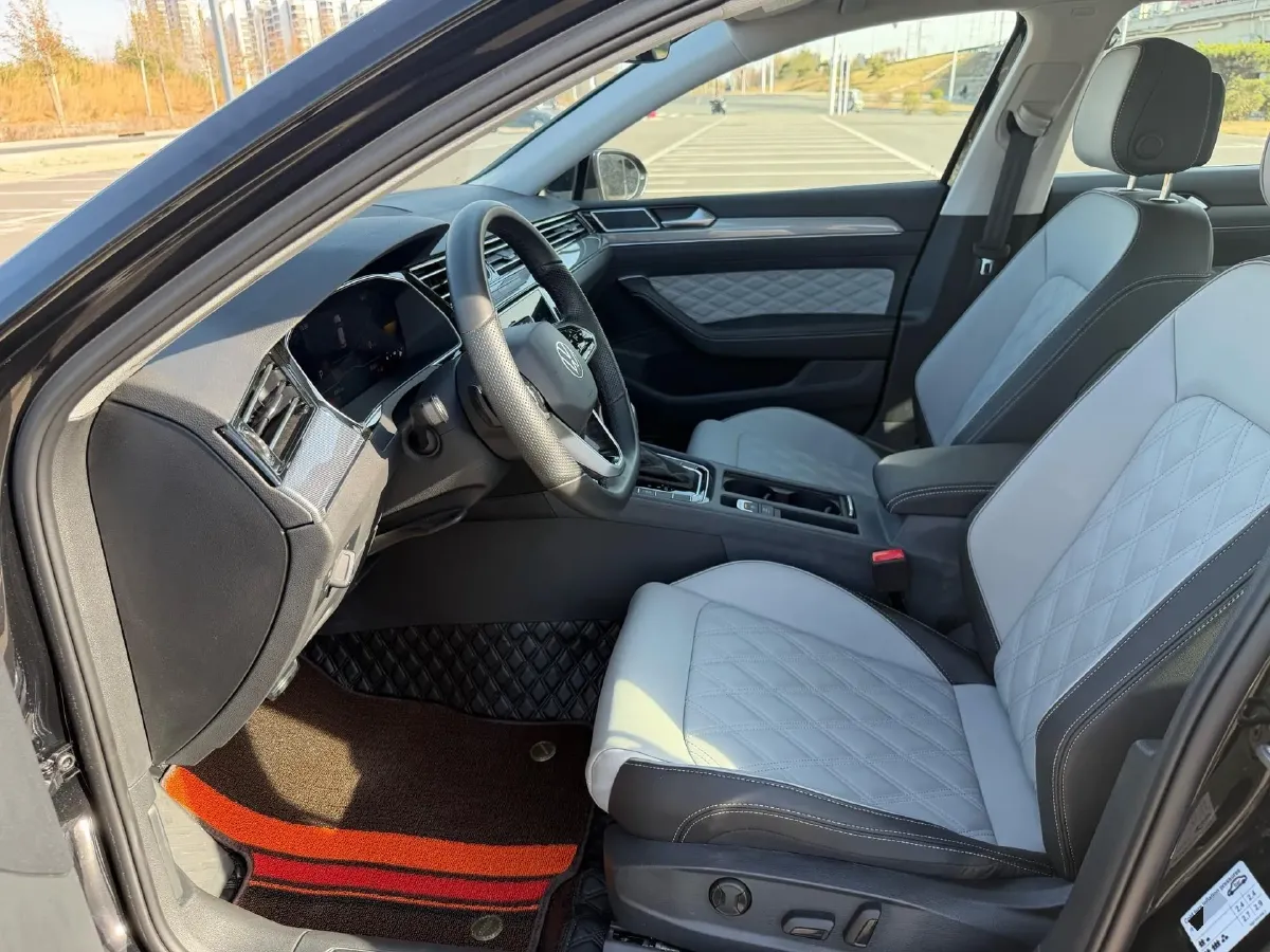 2025 Volkswagen Magotan 1.4T 150HP L4 7DCT,autocango,china used car exporter,china ev exporter,chinese used car exporter,chinese used ev exporter