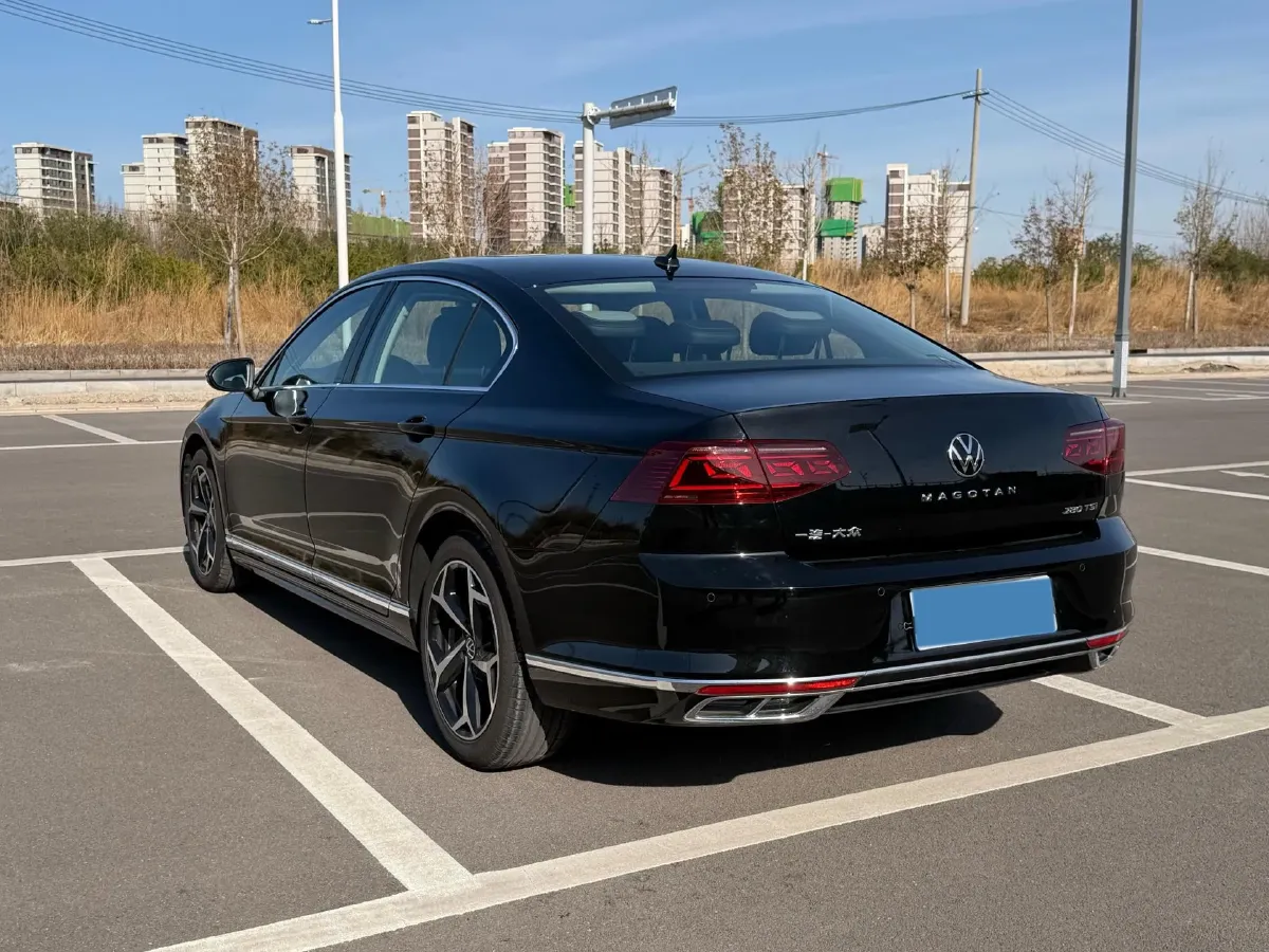 2025 Volkswagen Magotan 1.4T 150HP L4 7DCT,autocango,china used car exporter,china ev exporter,chinese used car exporter,chinese used ev exporter