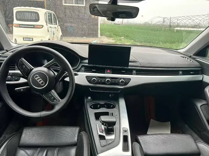 2022 Audi A4L 2.0T 190HP L4 7DCT,autocango,china used car exporter,china ev exporter,chinese used car exporter,chinese used ev exporter